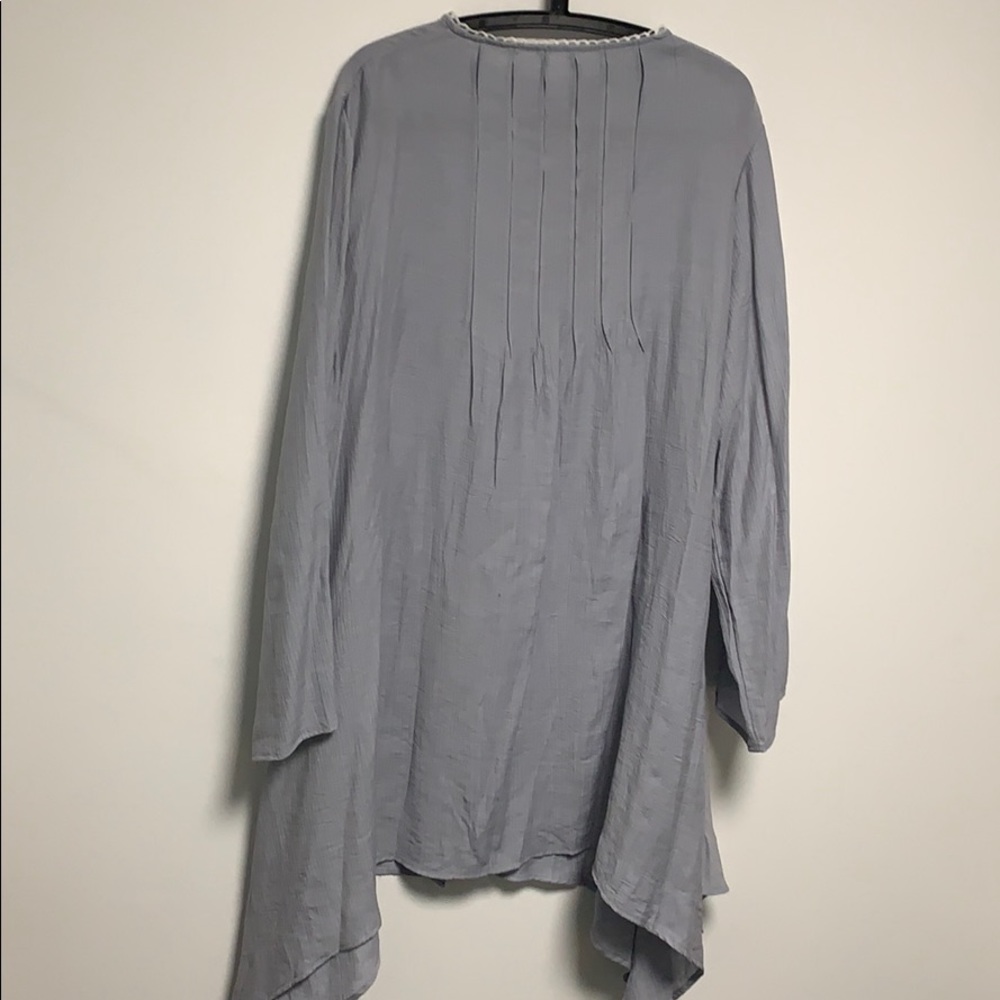 Tunic - Picture 1 of 7